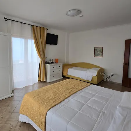 Отель Il Nido 3*